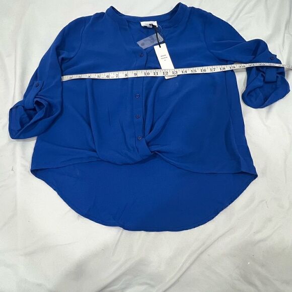 NWT Olive & Oak true royal roll sleeves blouse size medium - Picture 4 of 10